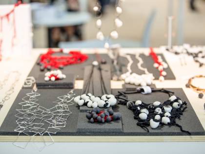 Gioielli moda e bijoux fra design e arte orafa a HoMi