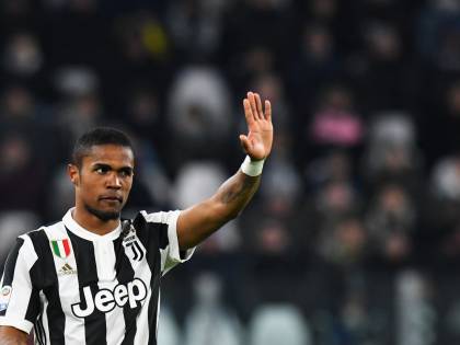 Sputo a Di Francesco, Douglas Costa rischia 5 giornate di squalifica