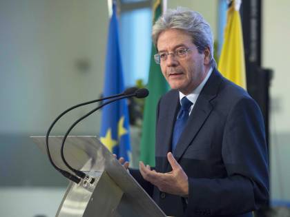 Gentiloni: "Dopo il 4 marzo no ad una coalizione con Berlusconi"