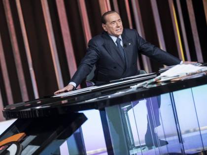"Facendo cadere Prodi, Berlusconi danneggiò l'Italia". E ora i giudici gli chiedono i soldi