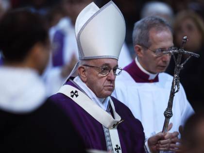 Quei blog che criticano Bergoglio: "Il Papa eretico?"