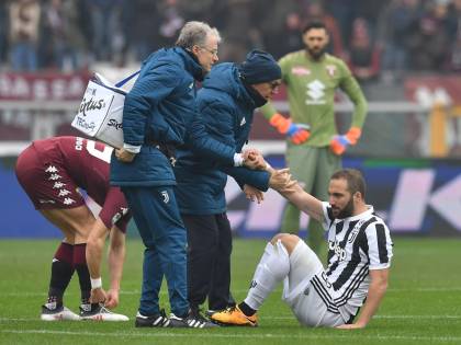Juventus, doppio infortunio: out Higuain e Bernardeschi