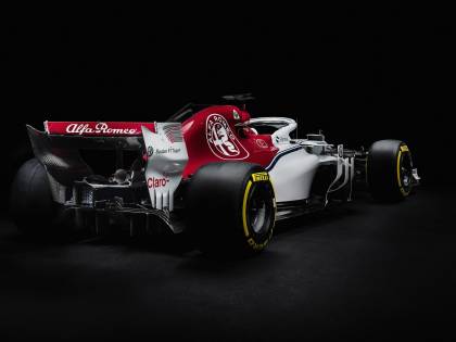 Formula Uno, l'Alfa Romeo Sauber toglie i veli: pronta per i test di Barcellona