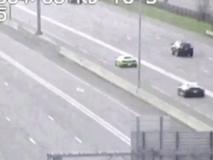 Folle inseguimento a 200km: coivolte quattro supercar
