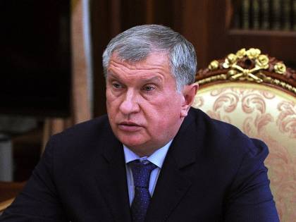 Igor Sechin, il "cardinale" di Putin, boccia l'euro