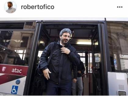 A Fico non piace più l'autobus? La Camera prende 7 nuove auto blu