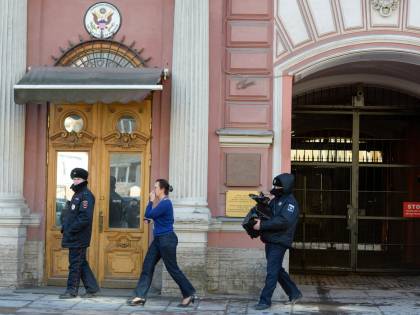 Mosca risponde alle espulsioni: "Via due diplomatici italiani"