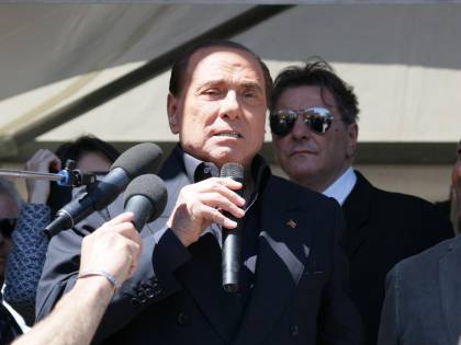 Ruby Ter, Berlusconi e Apicella a giudizio per corruzione
