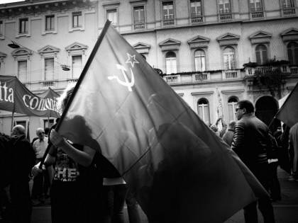 Street photo Milano in piazza per raccontare il primo maggio