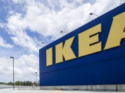Il concorso per coppie gay che divide: a chi vince Ikea paga il banchetto di nozze