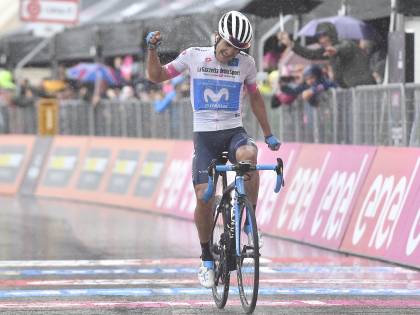 Carapaz, regalo di compleanno Nibali e Roglic gli lasciano 7''