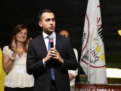 Le frasi rubate a Di Maio: "Savona è un massone". E il Pd va all'attacco