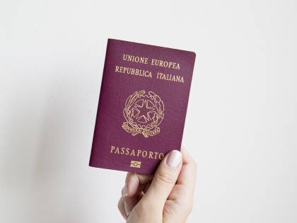 Busto Arsizio: simula il furto del permesso di soggiorno