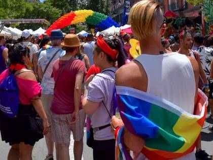 Povia e Ruiu contro Milano Pride: "Educano alla diversità i bambini"