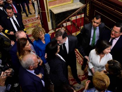 Rajoy ammette la sconfitta. Pedro Sanchez è il nuovo premier