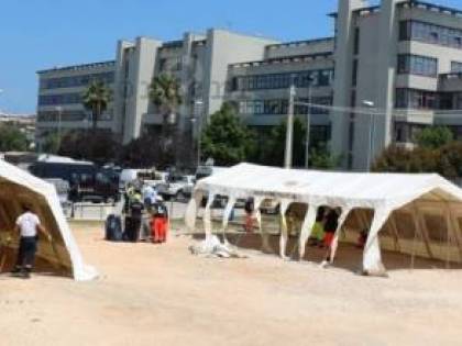 Tribunale di Bari, rinviati i processi nelle tende