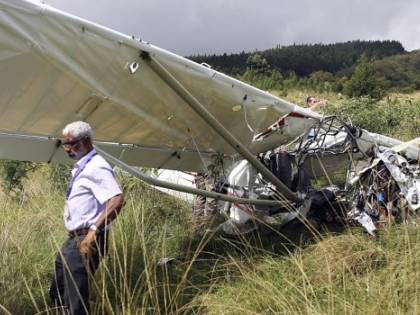 Savona, schianto al suolo di un ultraleggero: morto sul colpo pilota