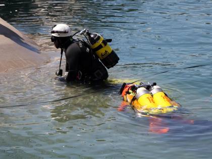 Maltempo nel mantovano. 5 persone nel fiume con l'auto, un disperso