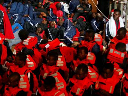 Migranti, il business di Malta: "88mila visti venduti ai libici"