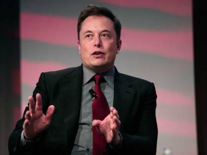 Tesla, accusato di frode Musk lascia la guida e paga una multa