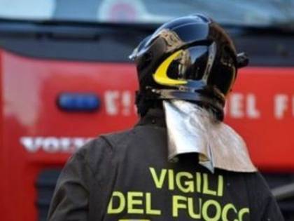 Paura sul cavalcavia a Mestre: dal ponte cadono calcinacci