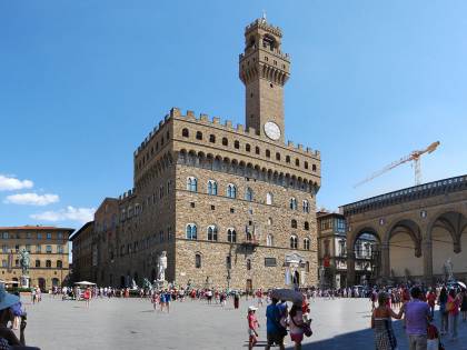 Siena molla Mps e democratici. Forza Italia ora sogna Firenze