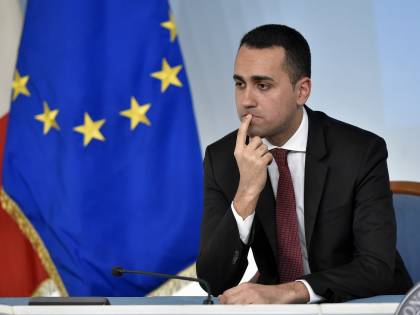 Il sindaco sfotte Di Maio: "Con lei farò attenzione ai congiuntivi"