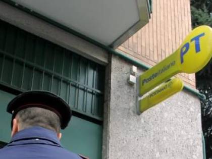 Impiegata delle Poste aggredita con ascia