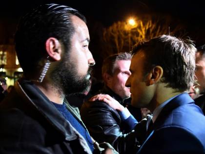 L'incredibile autogol di Macron