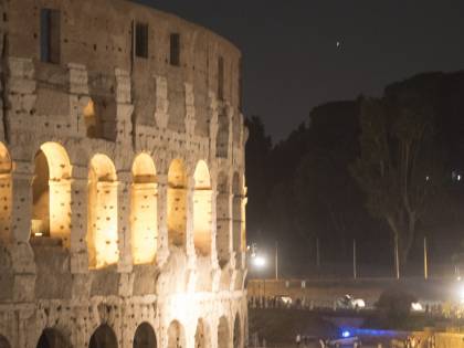 Lo spettacolo dell'eclissi al Colosseo