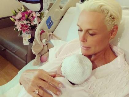 Brigitte Nielsen, mamma a 54 anni: "Ho congelato gli ovuli"