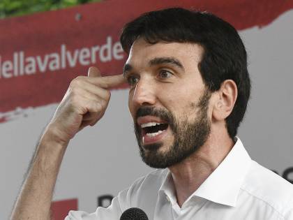 Ora Maurizio Martina diserta Atreju: "Inaccettabile la campagna contro il nostro Fiano"