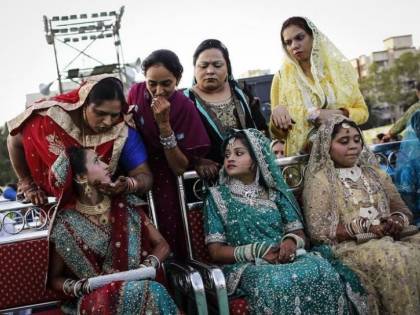 Gb, gestione migranti sbagliata: "Tollerano i matrimoni forzati"