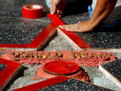 Hollywood vuole la rimozione della stella di Donald Trump