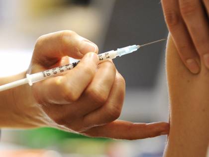 Vaccini mai fatti, mamma no-vax si vanta su Facebook, denunciata