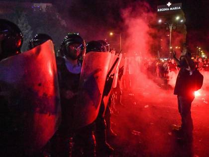 Il "democratico" governo romeno massacra i manifestanti: 440 feriti