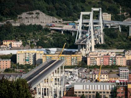 Ponte Morandi, dal crollo nasce una storia d'amore: lui 86 anni, lei 83