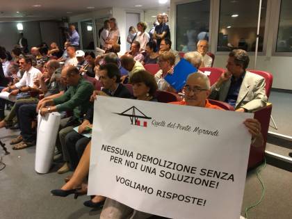 Genova, ira degli sfollati "Ridateci le nostre case"