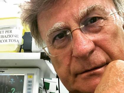 Il conduttore Red Ronnie in ospedale a Sanremo per il dolore a una costola