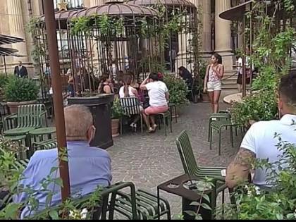 Starbucks Milano, dopo 5 giorni continua l'assalto dei clienti