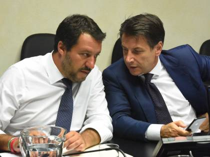 Europa, tasse e premiership. È duello finale Conte-Salvini