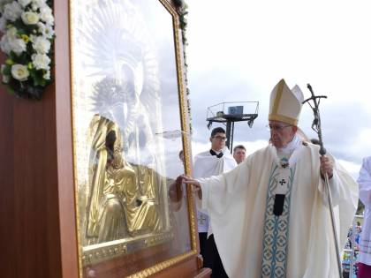 Papa Francesco adesso critica le "società tecnocratiche"