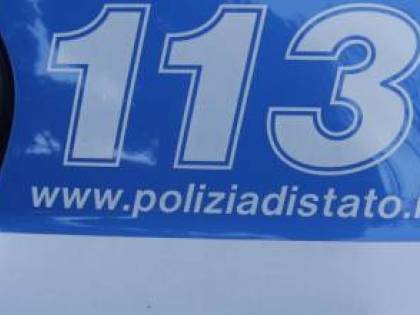Avellino, uccide la sorella e accoltella il fratello