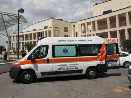 Bergamo, cade dal balcone mentre gioca: grave bimba di 3 anni