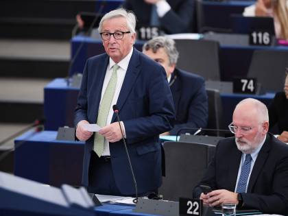 Ue, Juncker va all'attacco: "Combattiamo il populismo finché siamo in tempo"