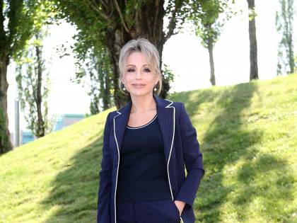 Marina Berlusconi: "È il governo della decrescita. Mio padre? Lo ammiro"