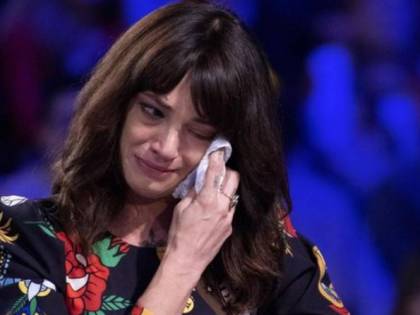 Asia Argento: "Jimmy mi è saltato addosso. Io ho assunto un atteggiamento rettiliano"