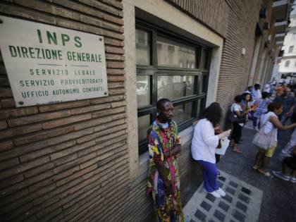 La truffa milionaria all'Inps nella capitale del sussidio M5s