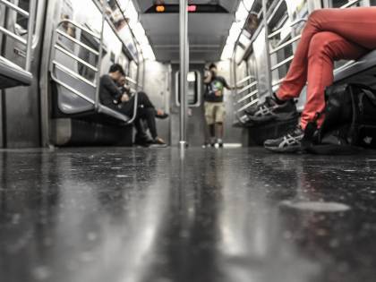 Milano. Guerra ai “portoghesi” in metropolitana
