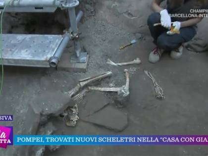 Pompei, scoperti scheletri di sei persone nella casa dov'è stata trovata l'iscrizione